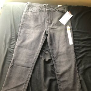 Size 15 Fashion Nova jeans. Brand new! Never worn!